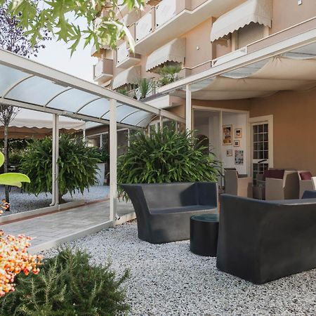 Hotel Azzurra Marina di Pietrasanta Kültér fotó