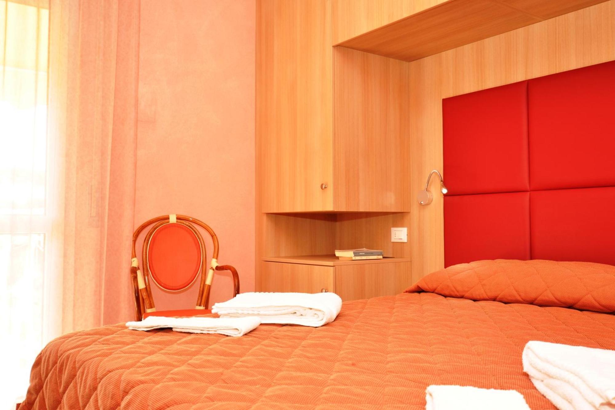 Hotel Azzurra Marina di Pietrasanta Kültér fotó