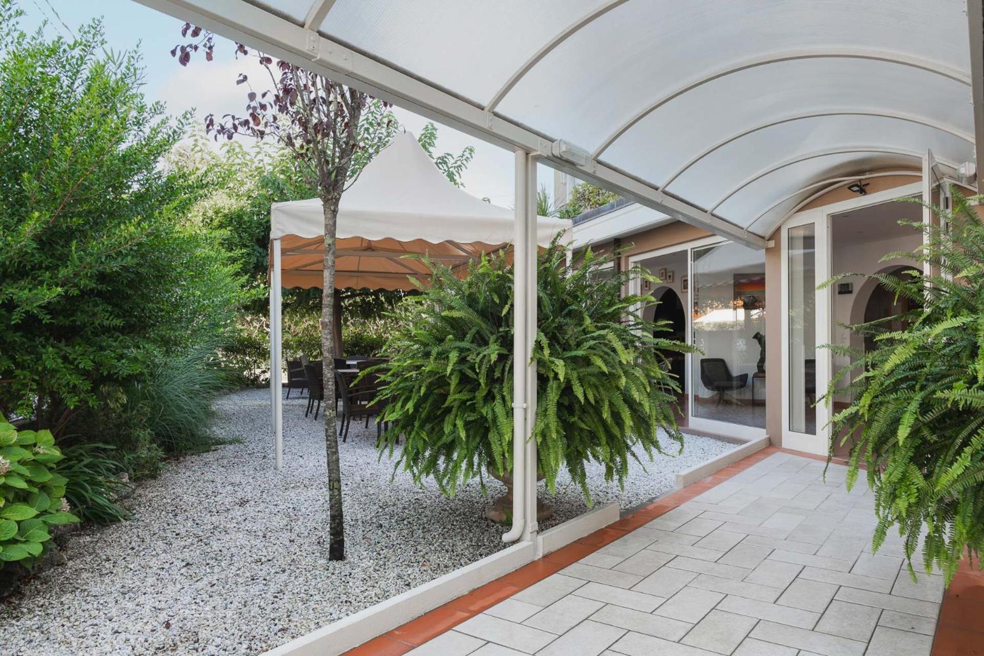 Hotel Azzurra Marina di Pietrasanta Kültér fotó