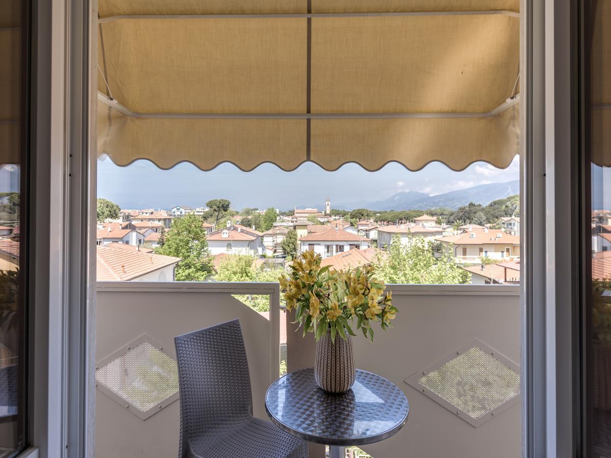Hotel Azzurra Marina di Pietrasanta Kültér fotó