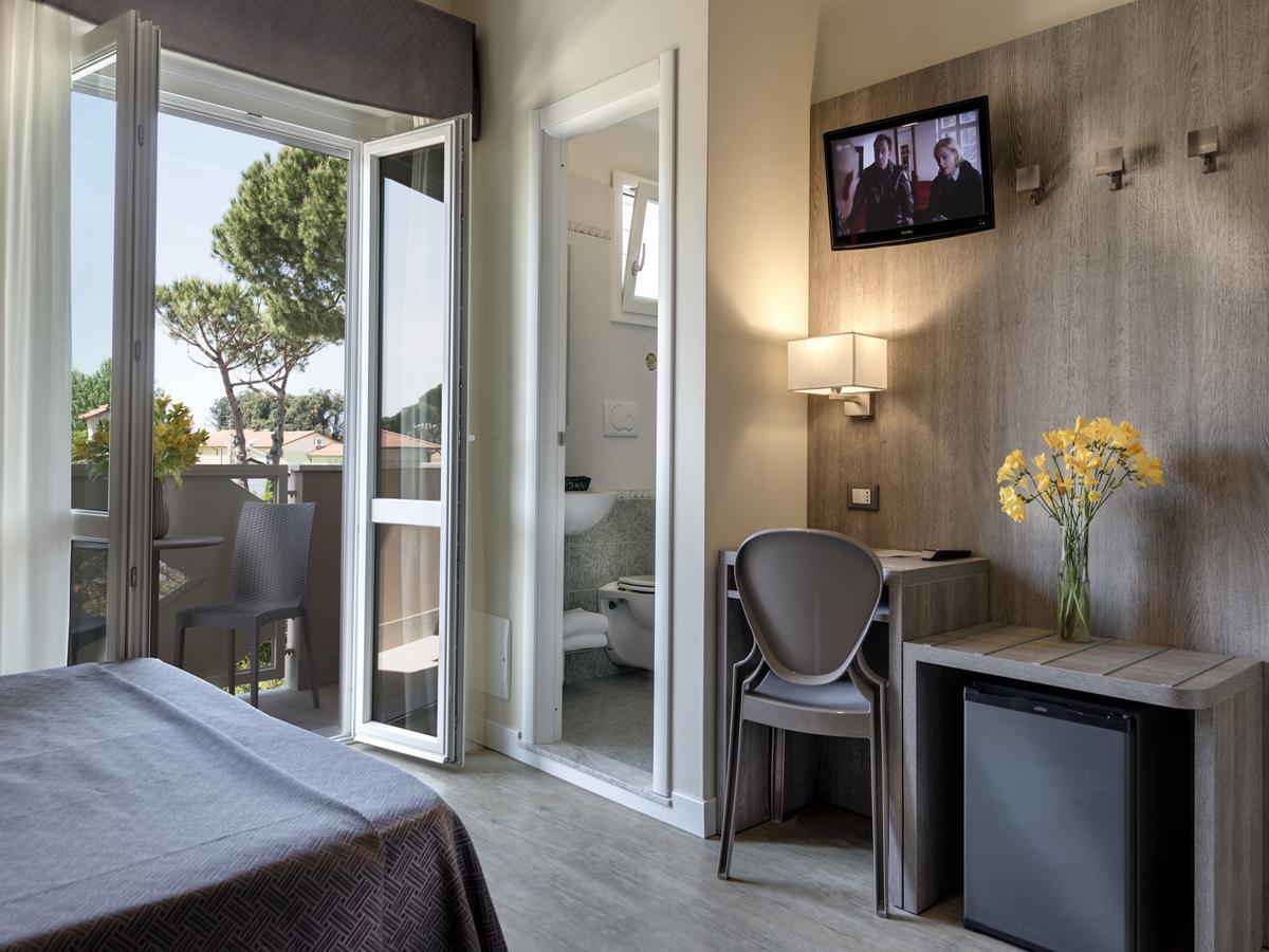 Hotel Azzurra Marina di Pietrasanta Kültér fotó
