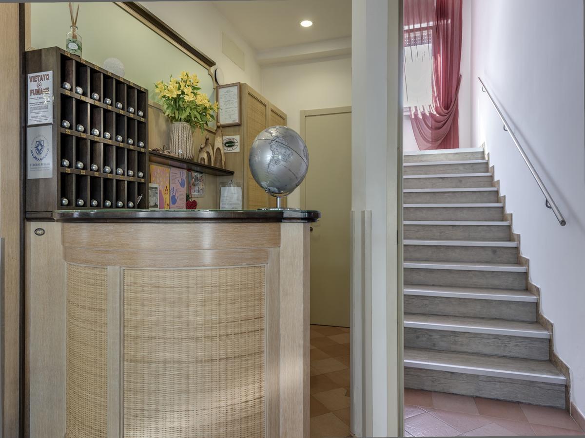 Hotel Azzurra Marina di Pietrasanta Kültér fotó