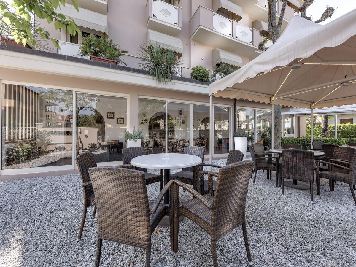 Hotel Azzurra Marina di Pietrasanta Kültér fotó