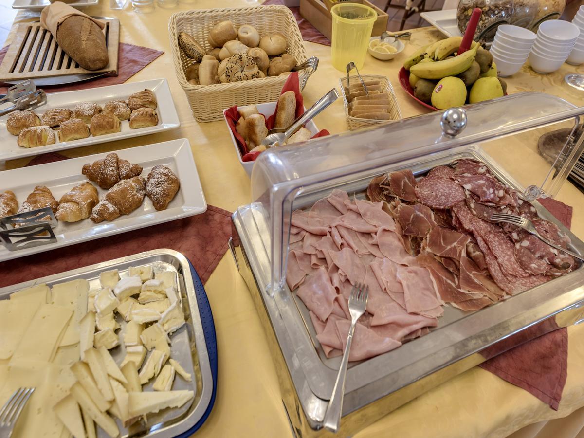 Hotel Azzurra Marina di Pietrasanta Kültér fotó